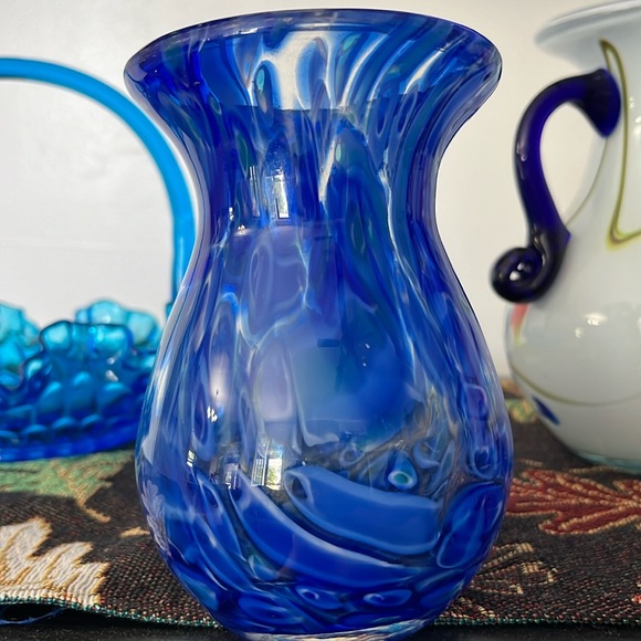 Heavy blue design vase - Picture 1 of 1